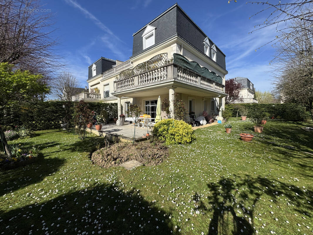 Appartement à SAINT-MAUR-DES-FOSSES