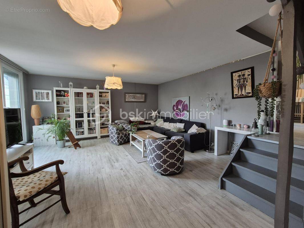 Appartement à COURCOURONNES