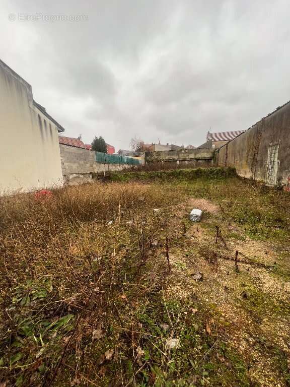 Terrain à LE CREUSOT