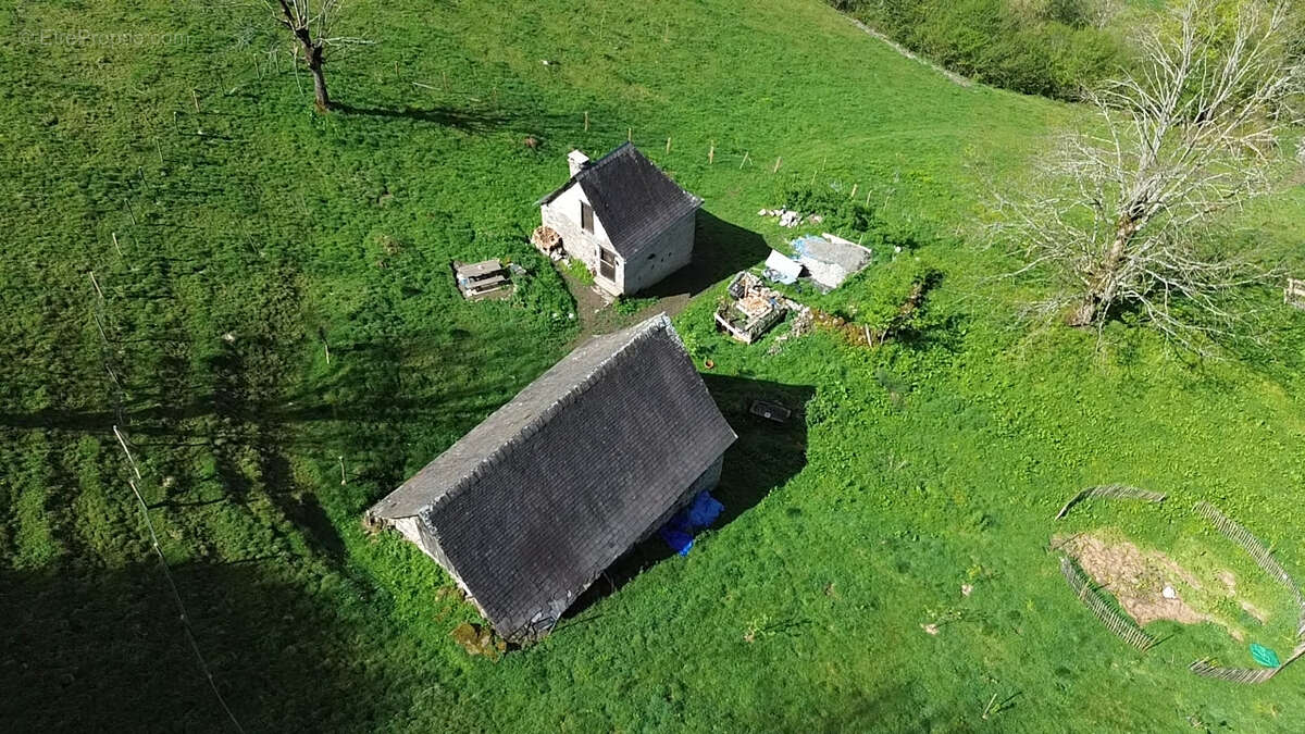 Propriété rurale,3 granges,5 Ha,source,09800 - photo 4