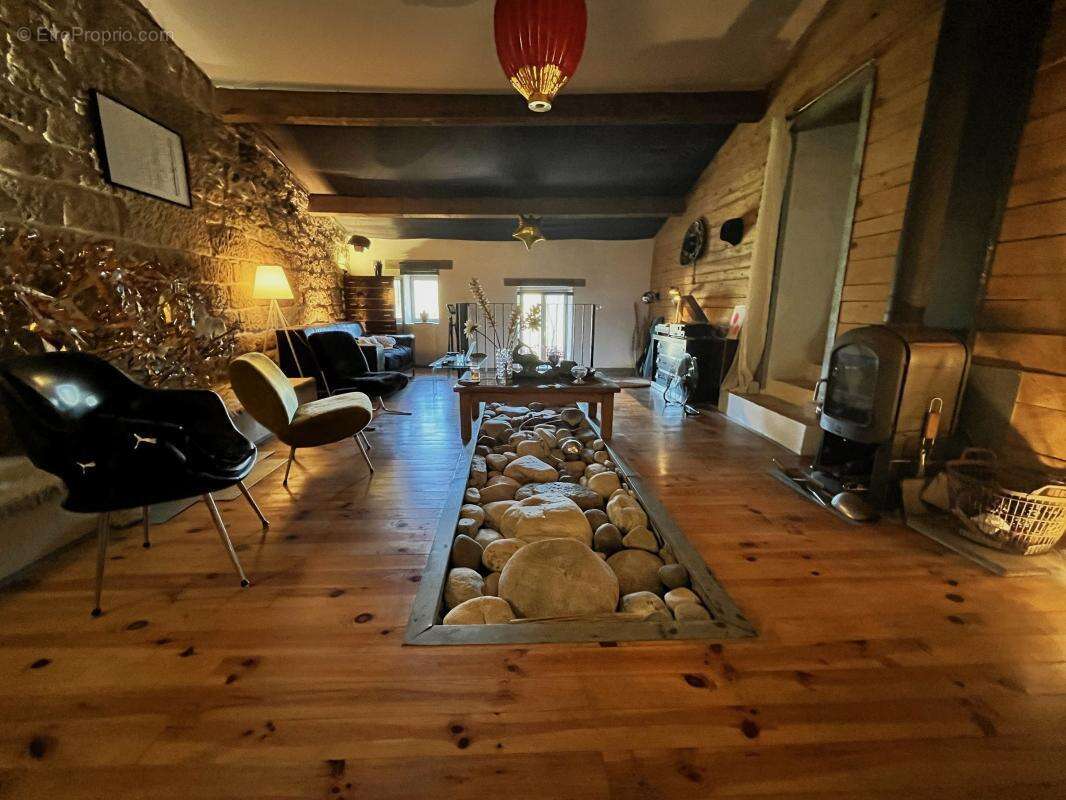 Maison en pierres rénovée + terrain 2400m² - photo 14