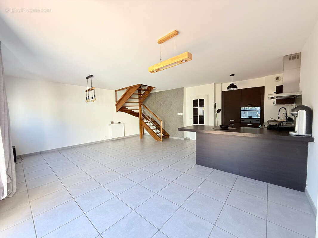 Maison à LABARTHE-SUR-LEZE