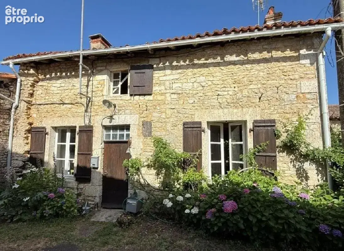 Maison 9 pièces 302 m² à vendre à Champagne-Mouton (16350) - photo 4