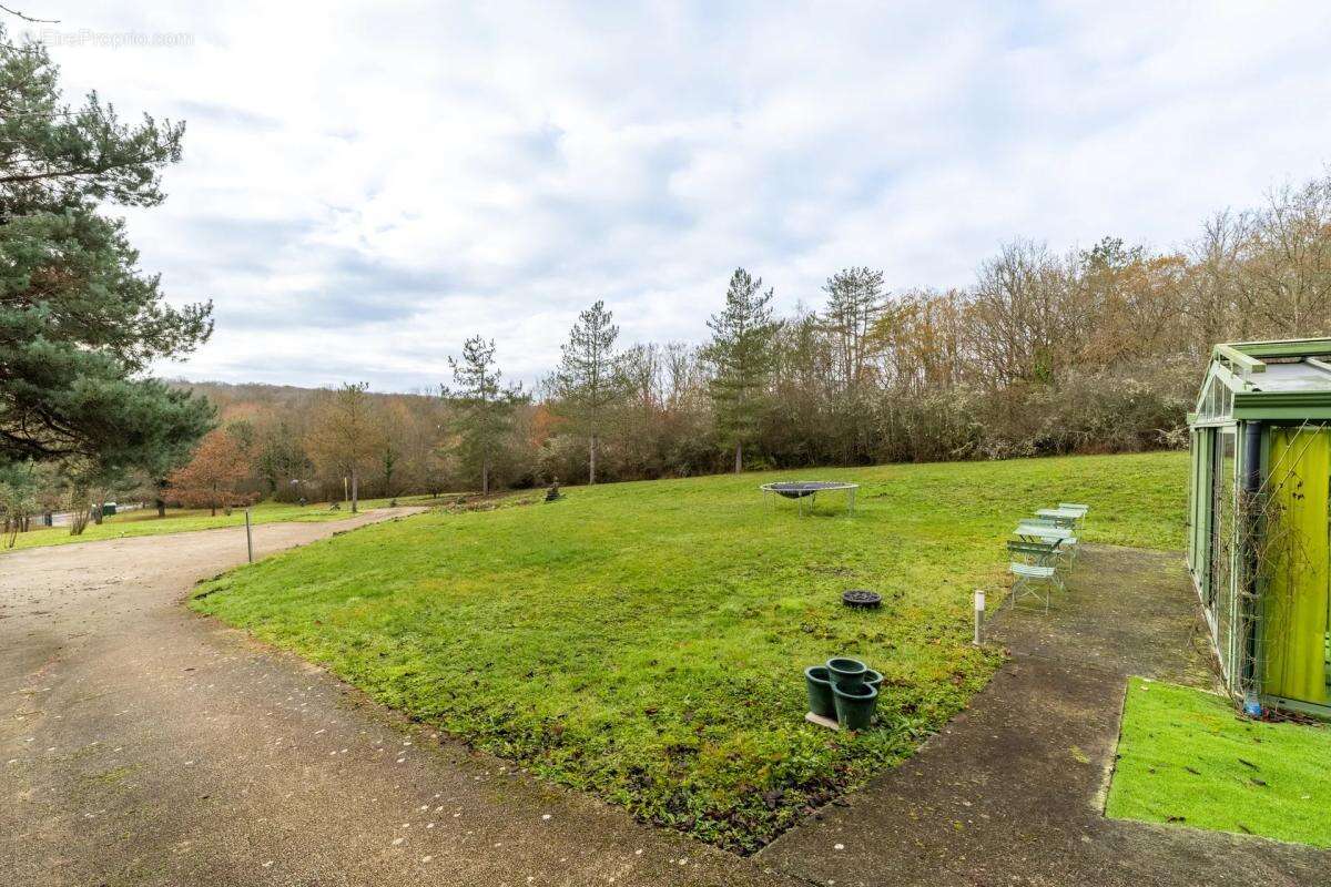 Maison à SAINT-MAURICE-MONTCOURONNE