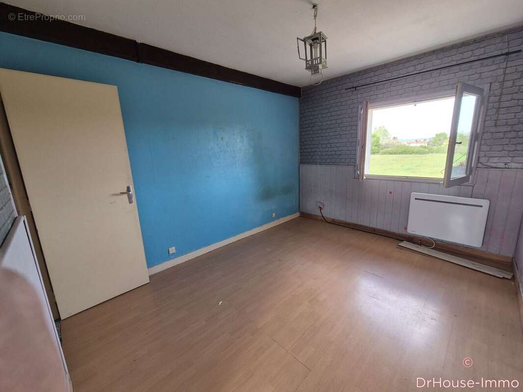 Appartement à VEAUCHE