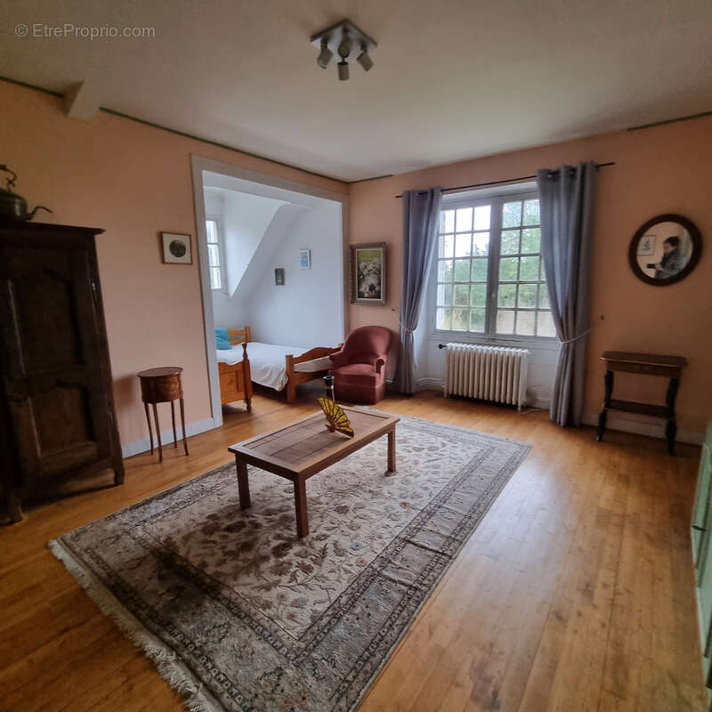 Maison à MONTGIVRAY