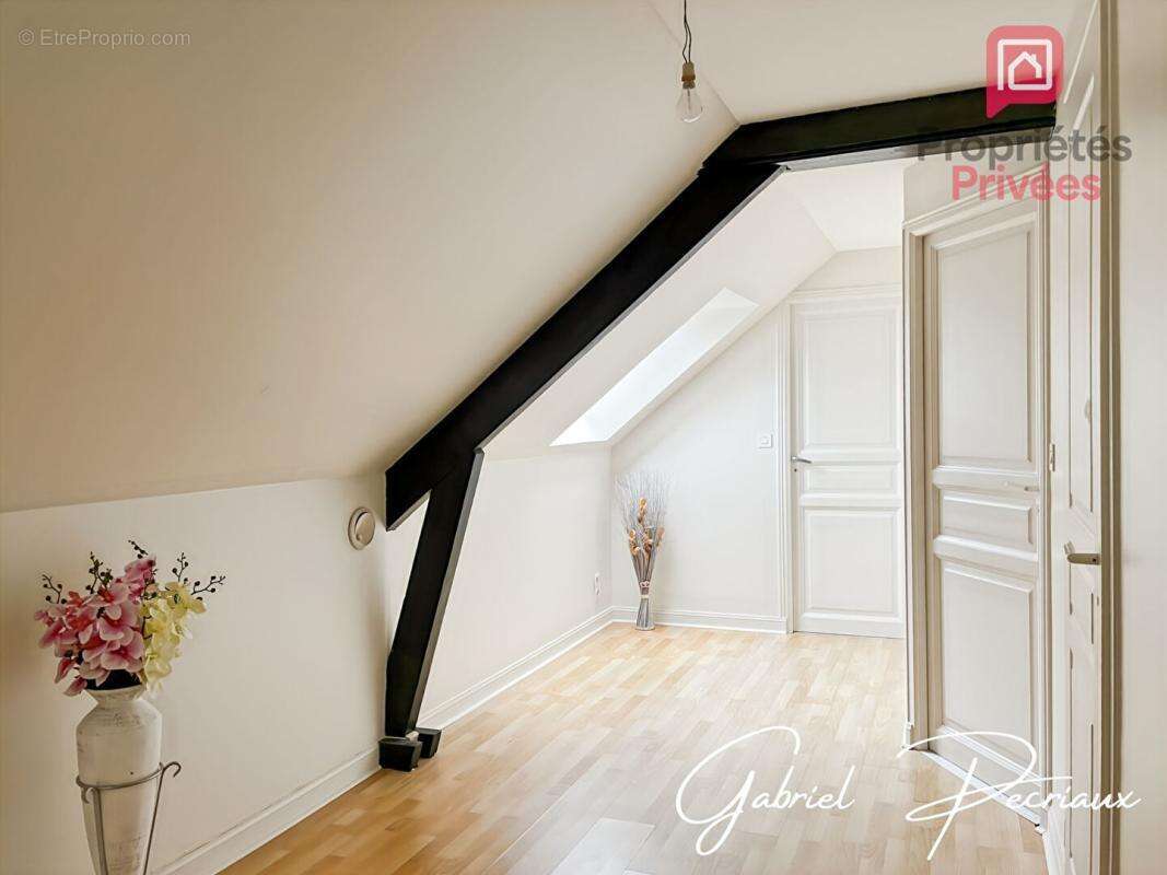 Maison de 7 pièce(s) 156 m2 - photo 5
