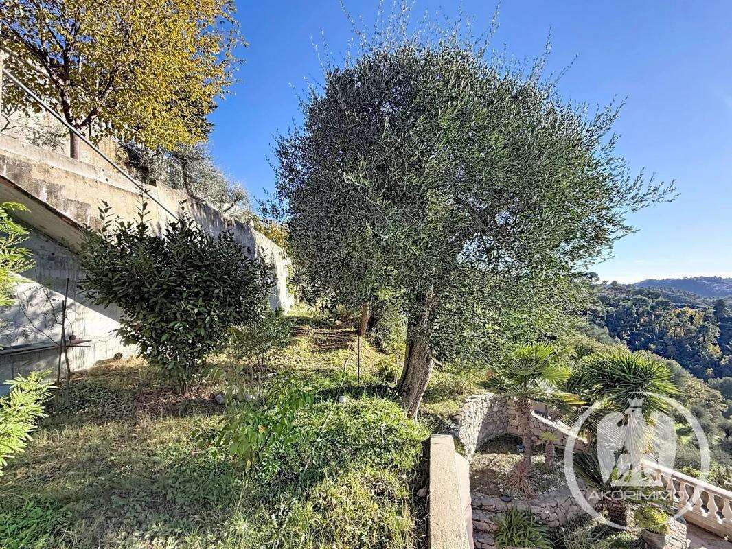 Maison à CASTAGNIERS