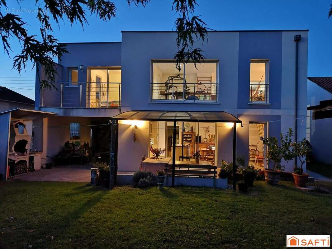 Photo 2 - Maison à VILLENAVE-D'ORNON