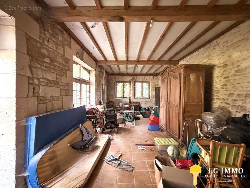 Maison à VILLARS-EN-PONS