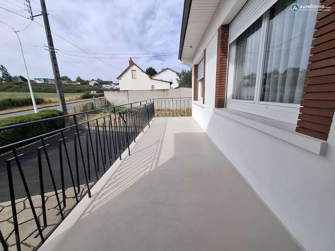 Maison 190 m² à Neris-Les-Bains  - photo 3