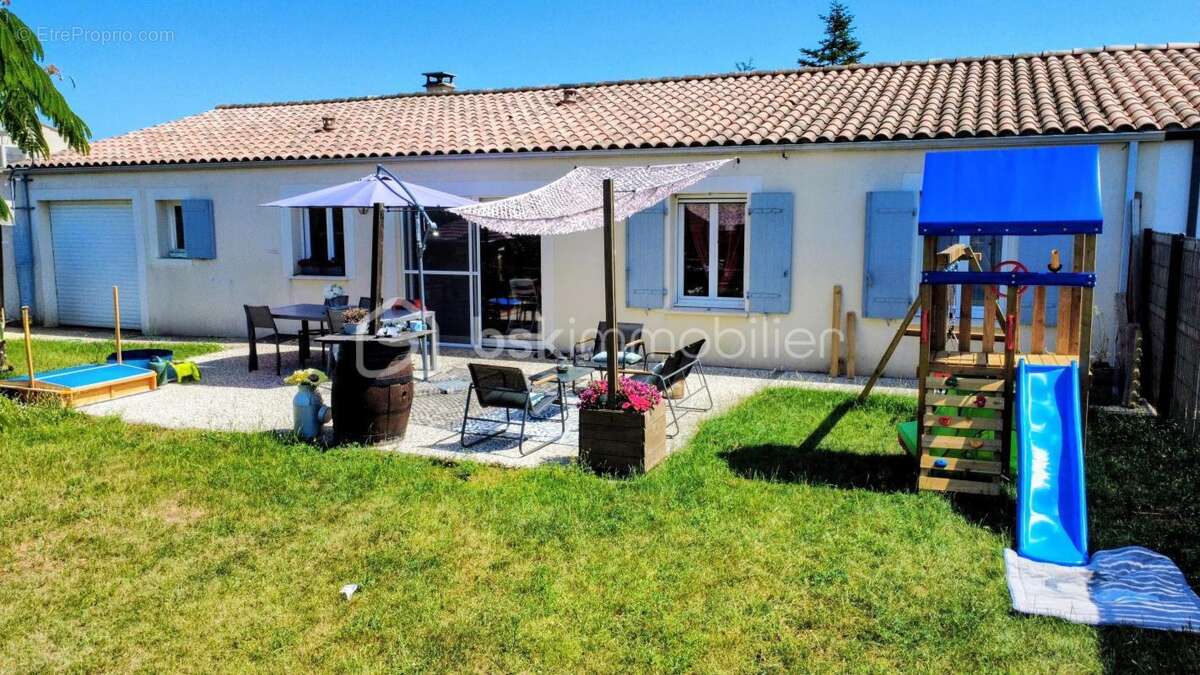 Maison à TRIZAY