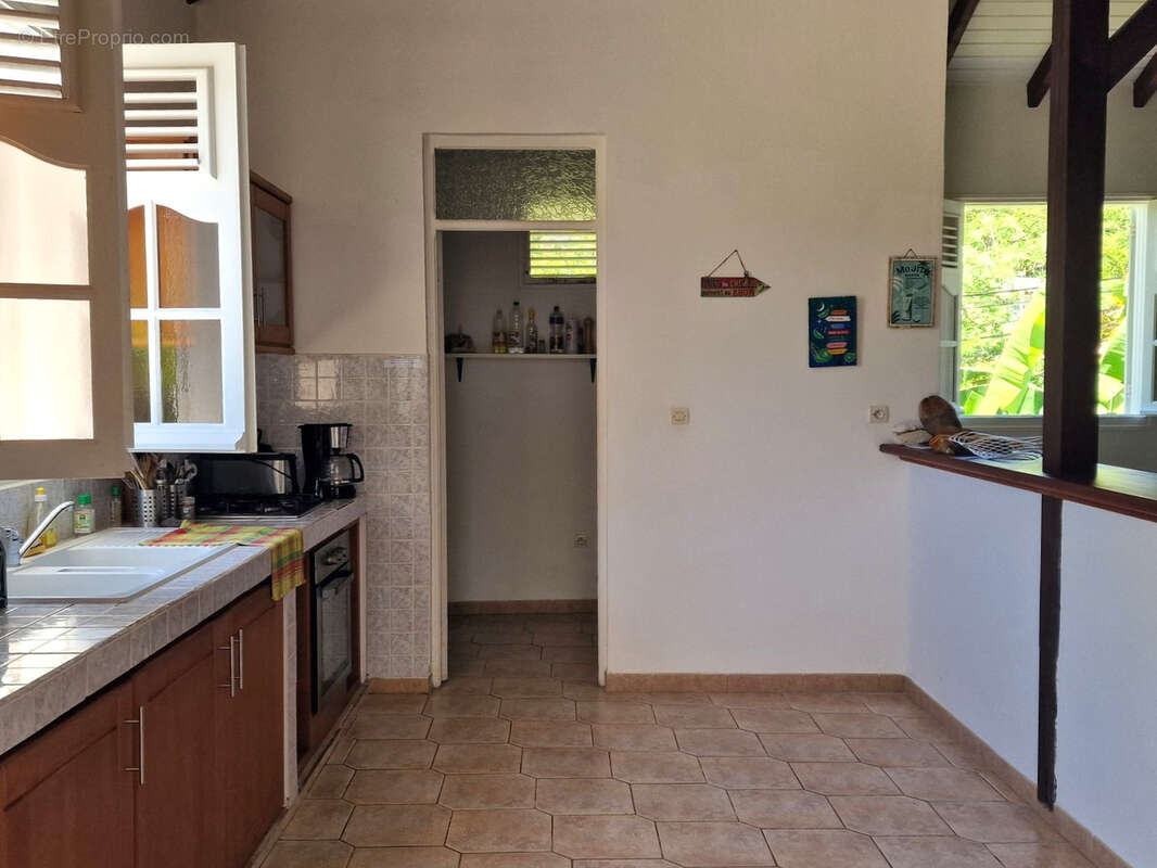 Maison à CAPESTERRE-DE-MARIE-GALANTE