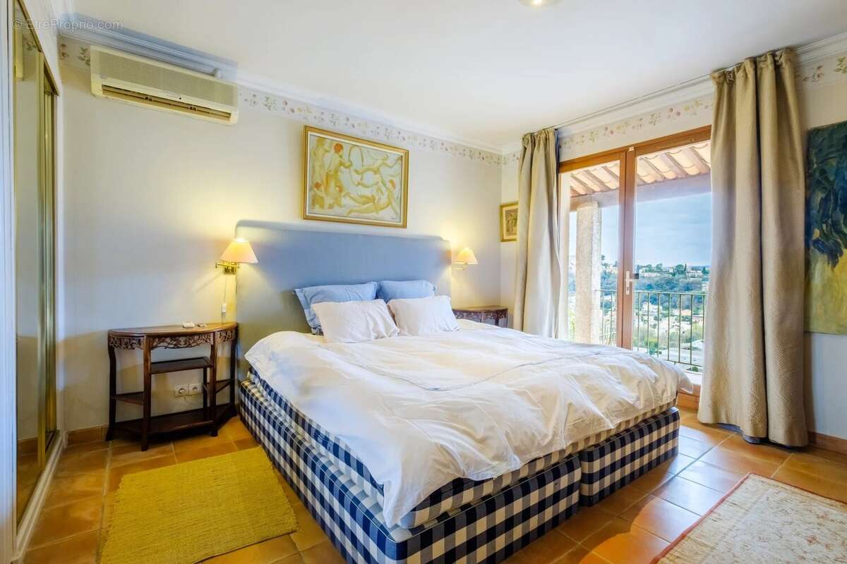 Maison à CAGNES-SUR-MER