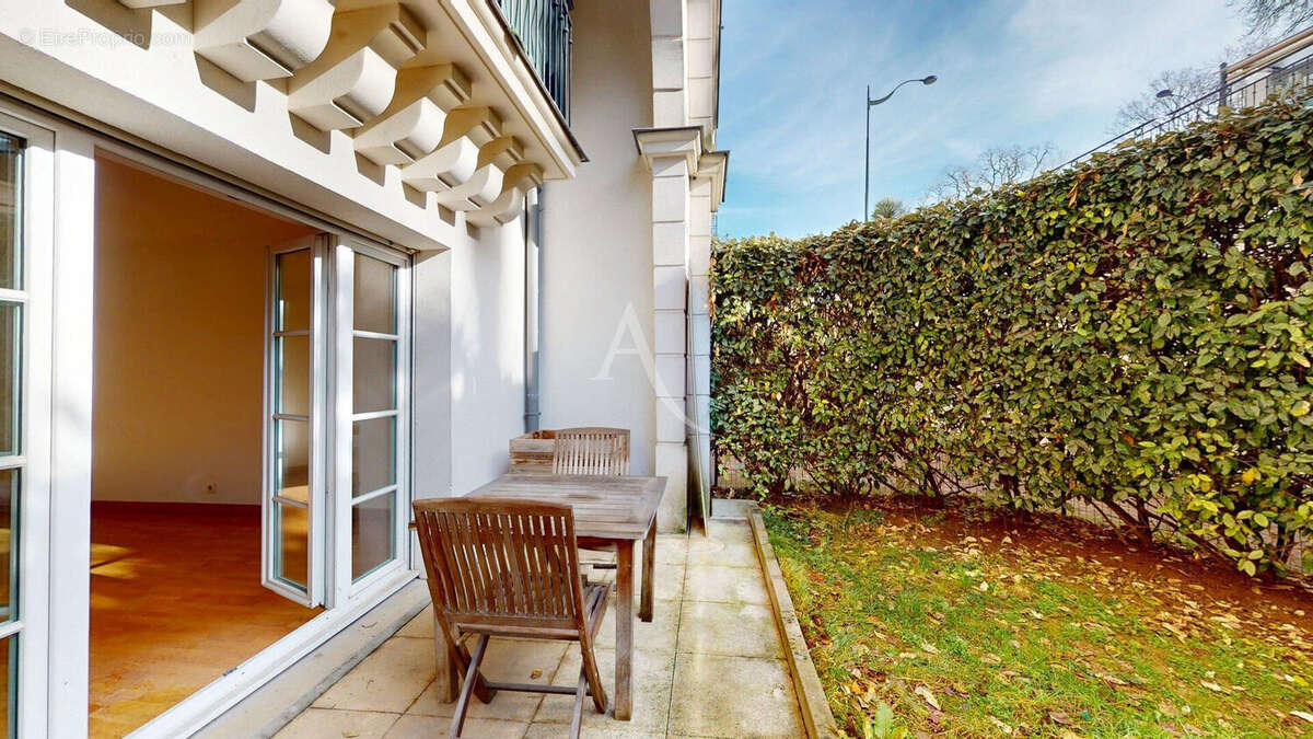 Appartement à LE PLESSIS-ROBINSON