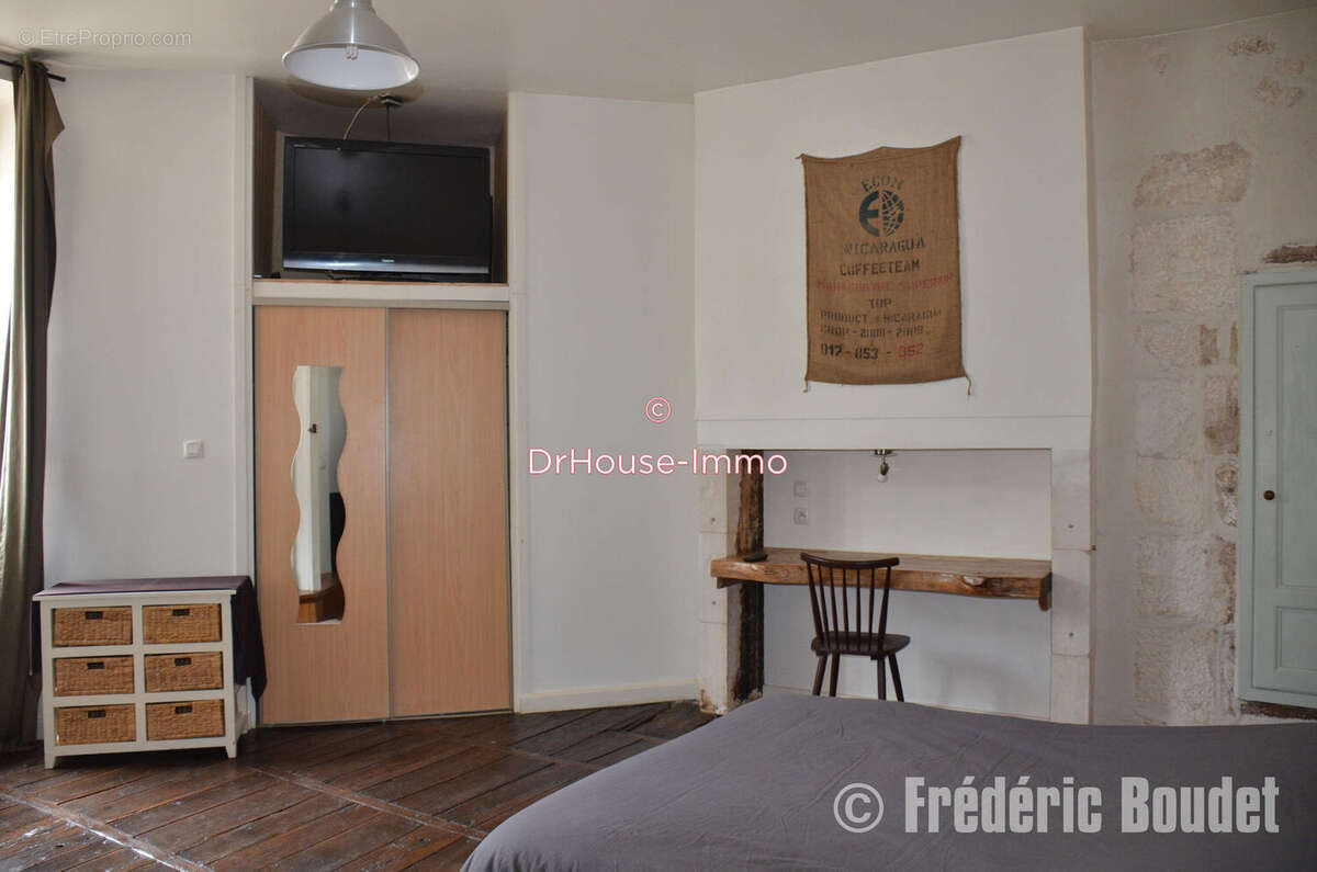 Maison à SAVIGNAC-LES-EGLISES