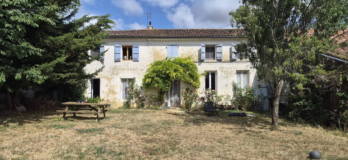 Maison à BRIZAMBOURG