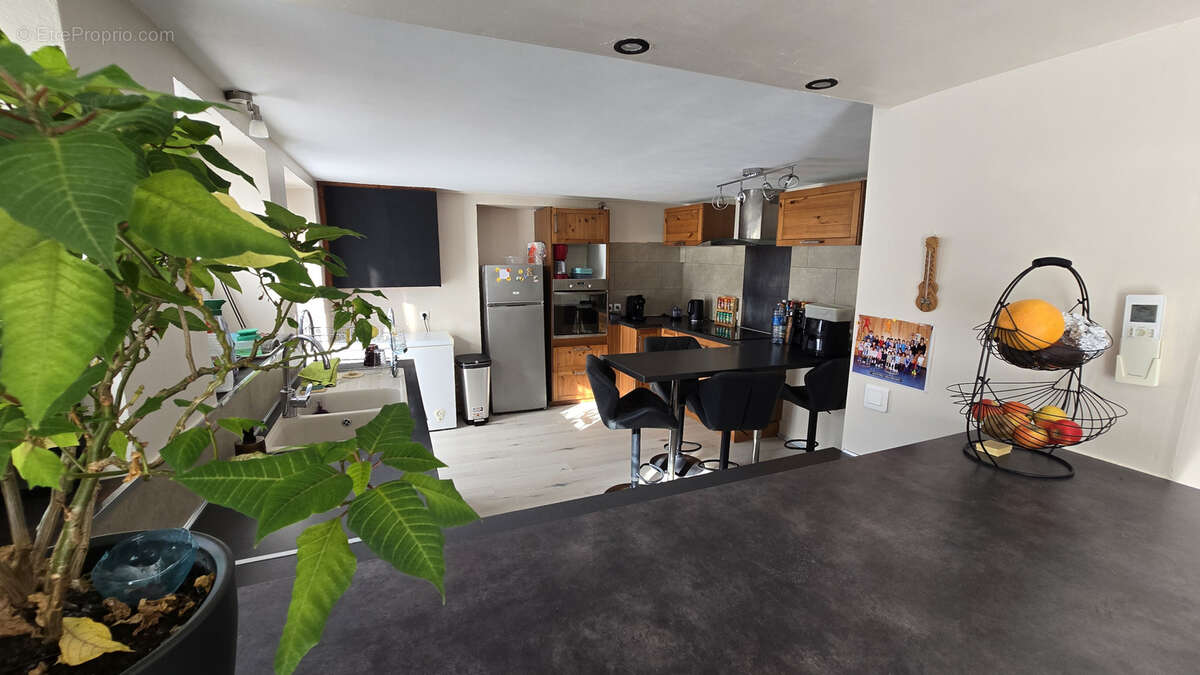 Appartement à LA CROIX-DE-LA-ROCHETTE