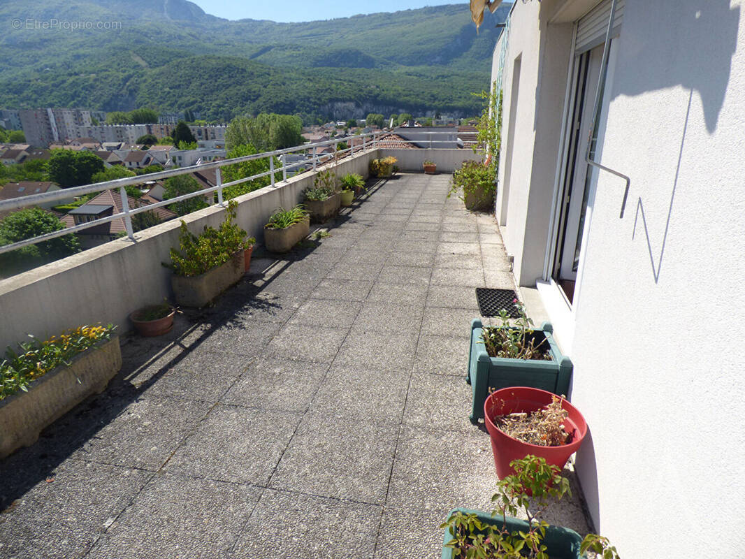 Appartement à FONTAINE