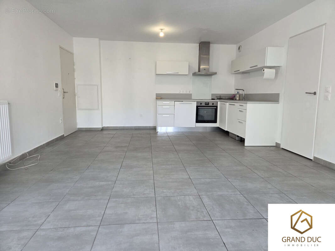 Appartement à MARSEILLE-2E