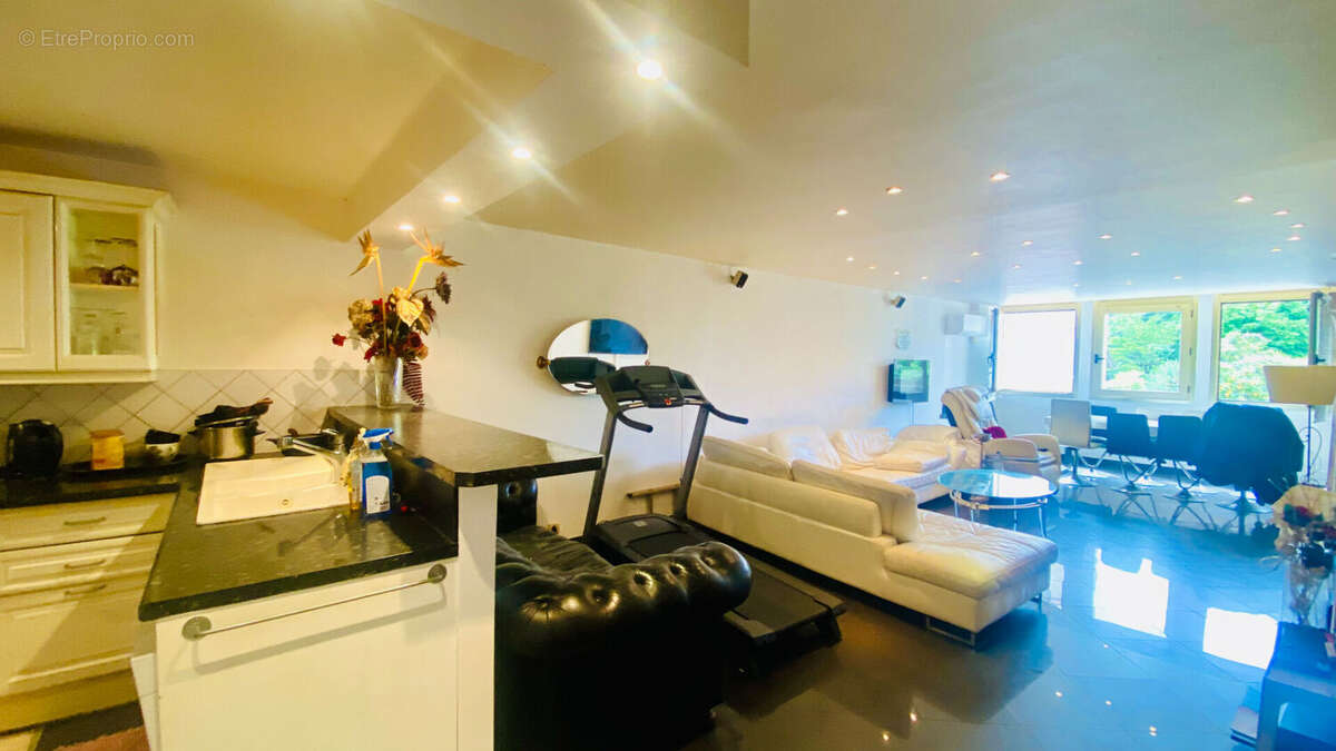Appartement à MANDELIEU-LA-NAPOULE