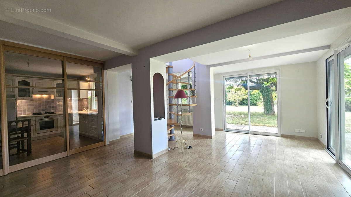 Maison à PORTES-LES-VALENCE