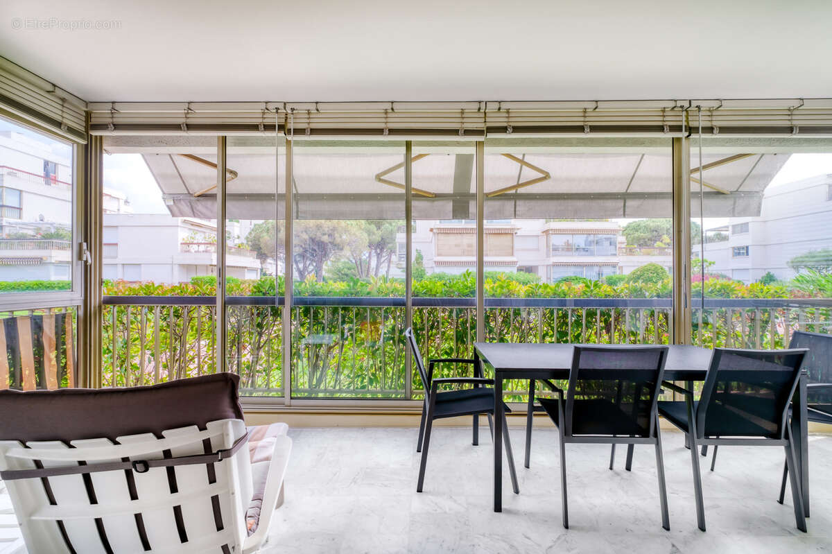 Appartement à MANDELIEU-LA-NAPOULE