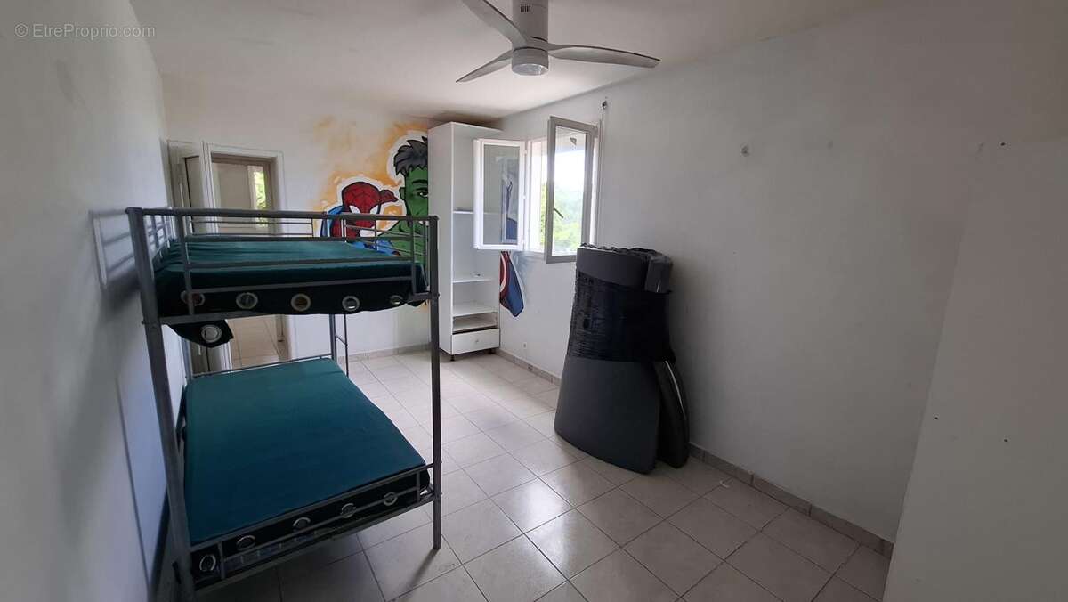 A VENDRE : Villa 2 T2 et 1 T4 (Vieux Habitants - 97119) - photo 31