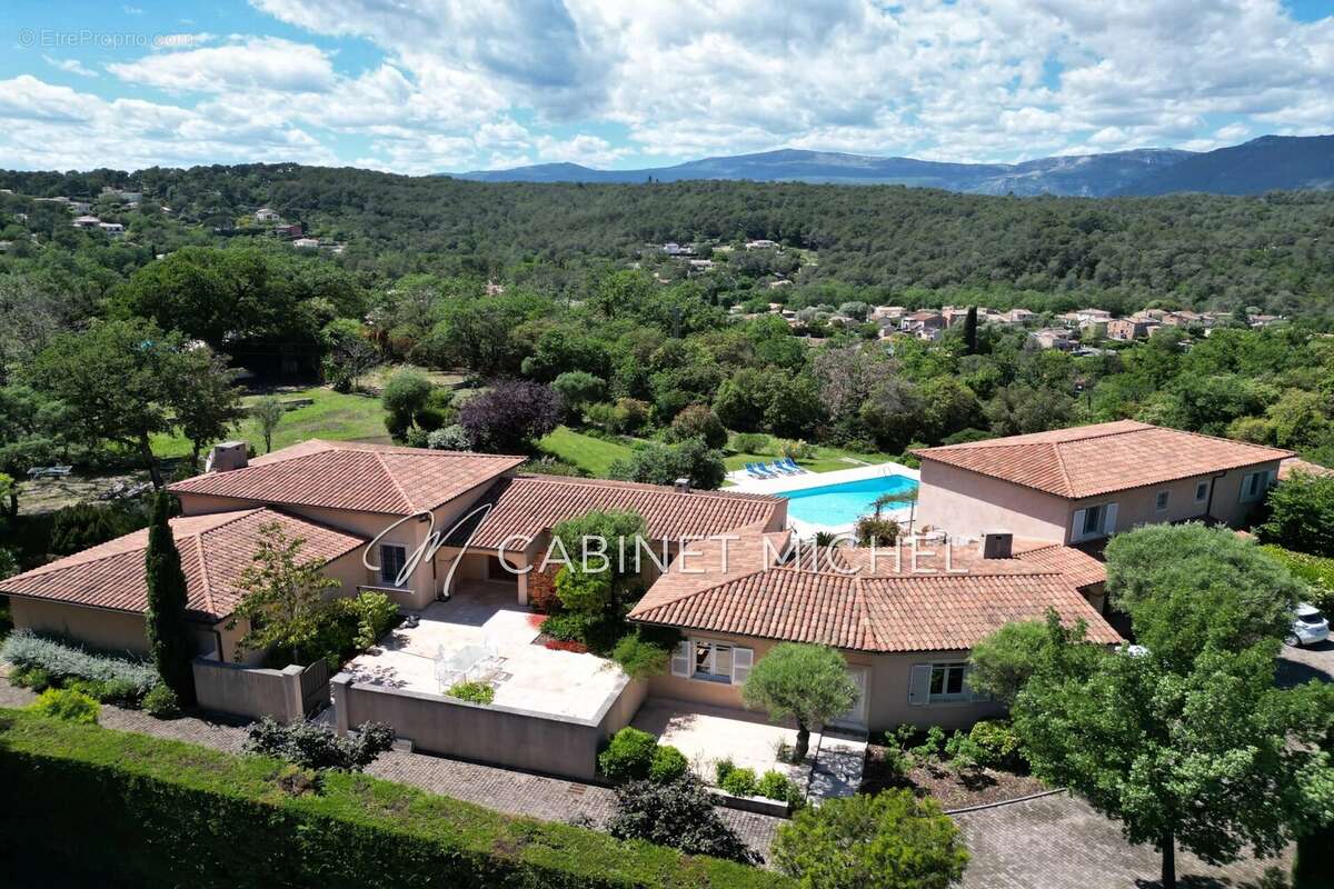 Maison à ROQUEFORT-LES-PINS