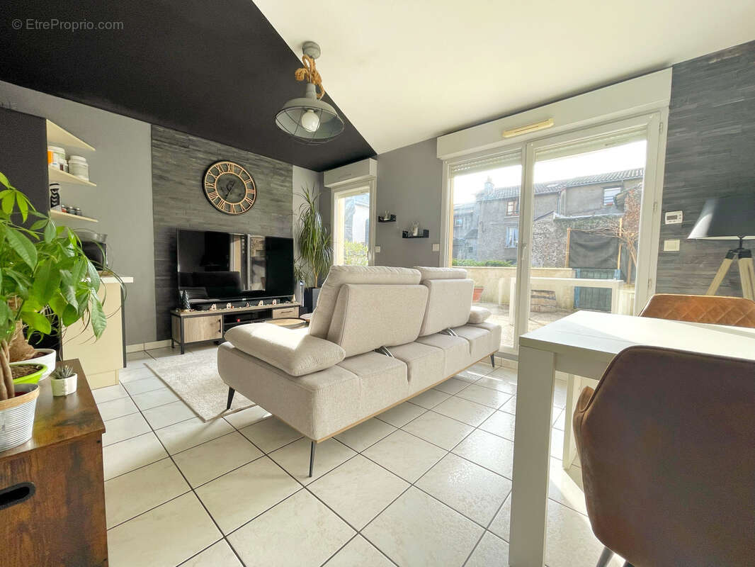 Appartement à CONDRIEU