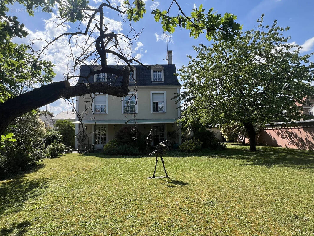Maison à SAINT-MAUR-DES-FOSSES