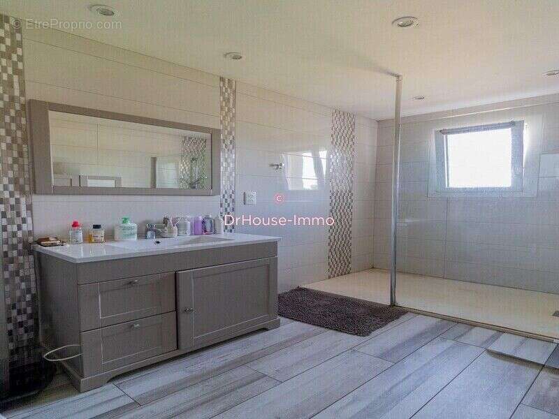 Maison 101 m² à Nalliers  - photo 8