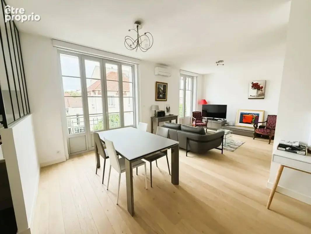 Vichy plan d'eau-elegant duplex 114 m2 entierement renove - photo 3