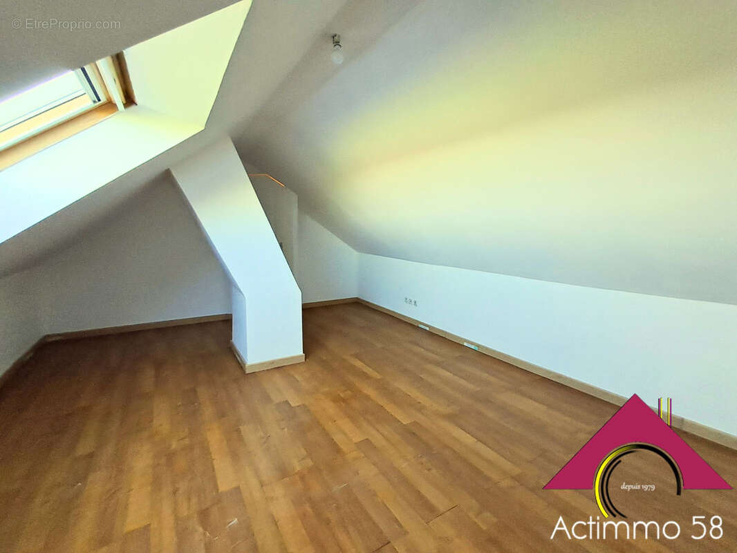 Maison à SAINT-PIERRE-LE-MOUTIER