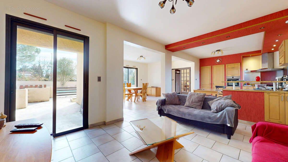 Maison à LA TOUR-DU-CRIEU