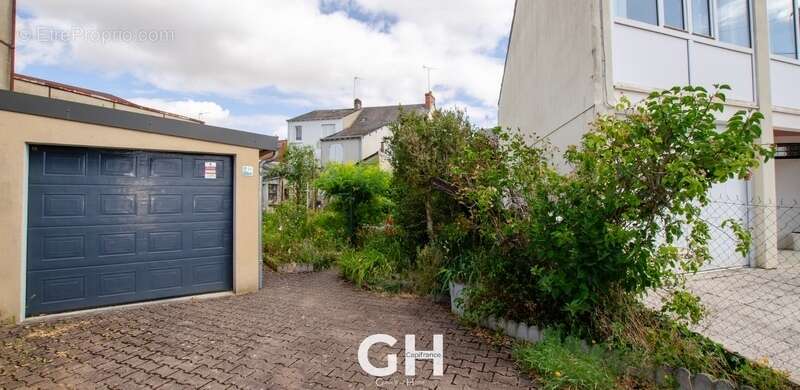 Maison de ville 4 pièces à vendre à CHATEAUROUX (36) - photo 2