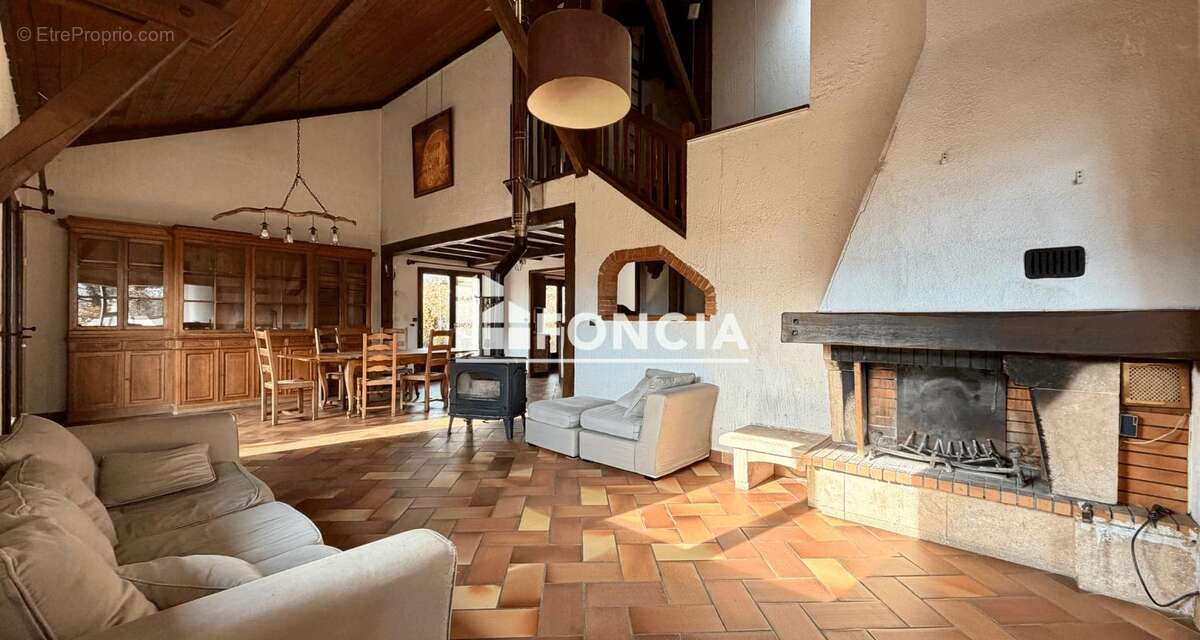 Maison à MONTBONNOT-SAINT-MARTIN