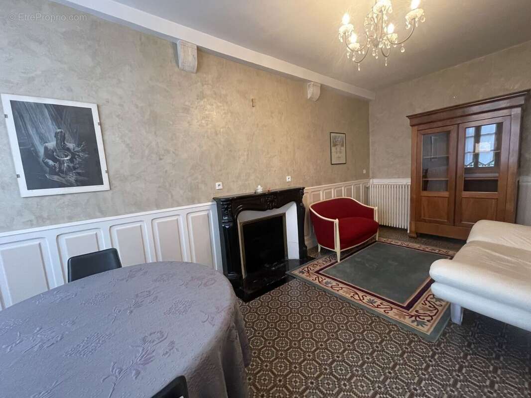 Vend Maison de caractère avec local commercial à LIGNIERES - photo 5