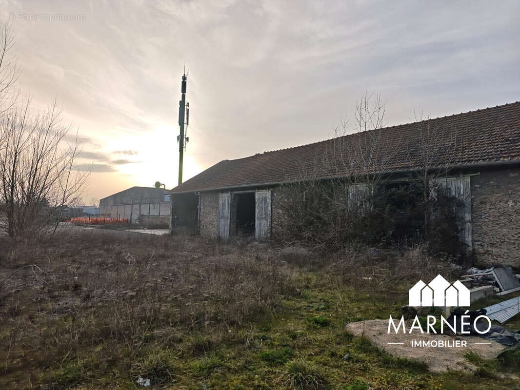 Terrain à CHALONS-EN-CHAMPAGNE