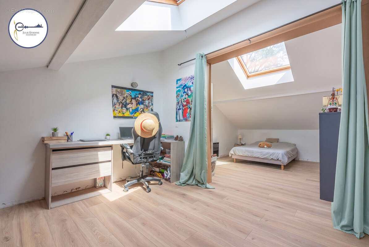 Maison - 149m2 - 8 pieces - photo 17