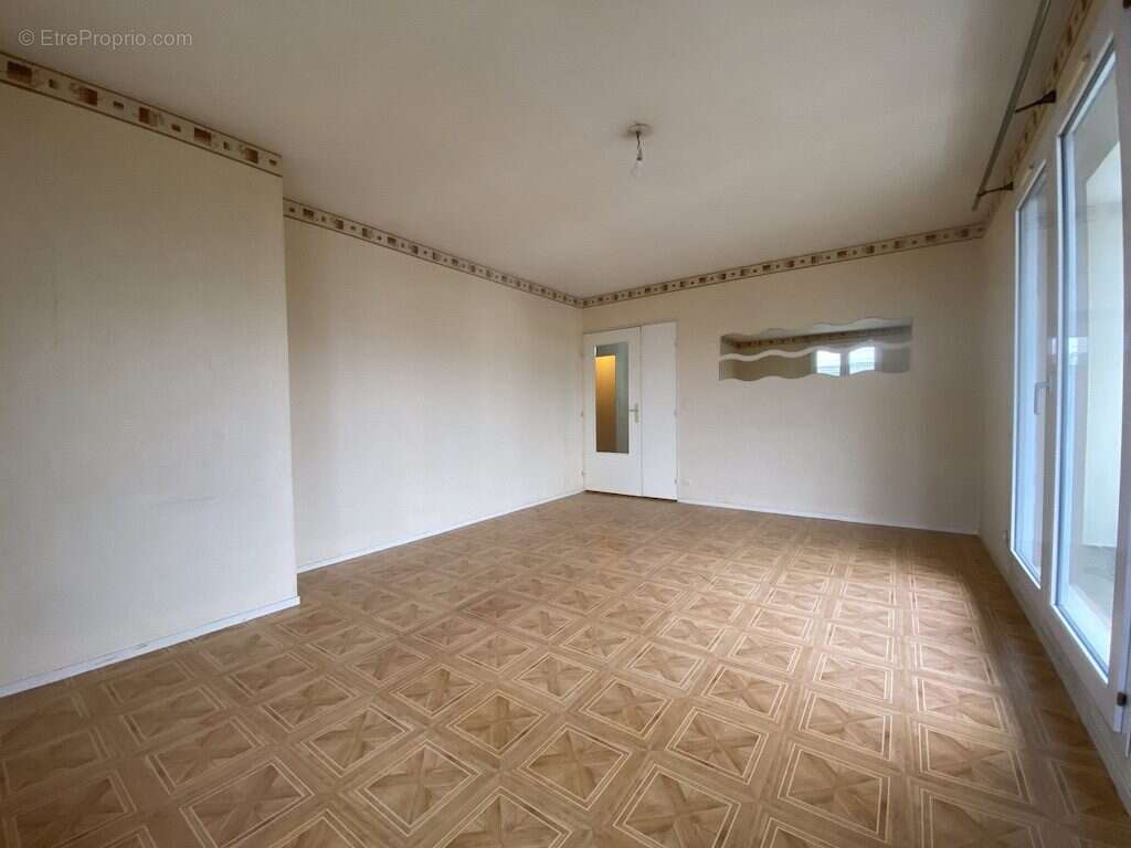 Appartement à TORCY