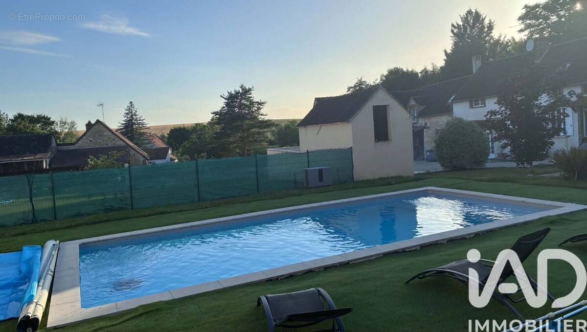 Photo 1 - Maison à VENIZY