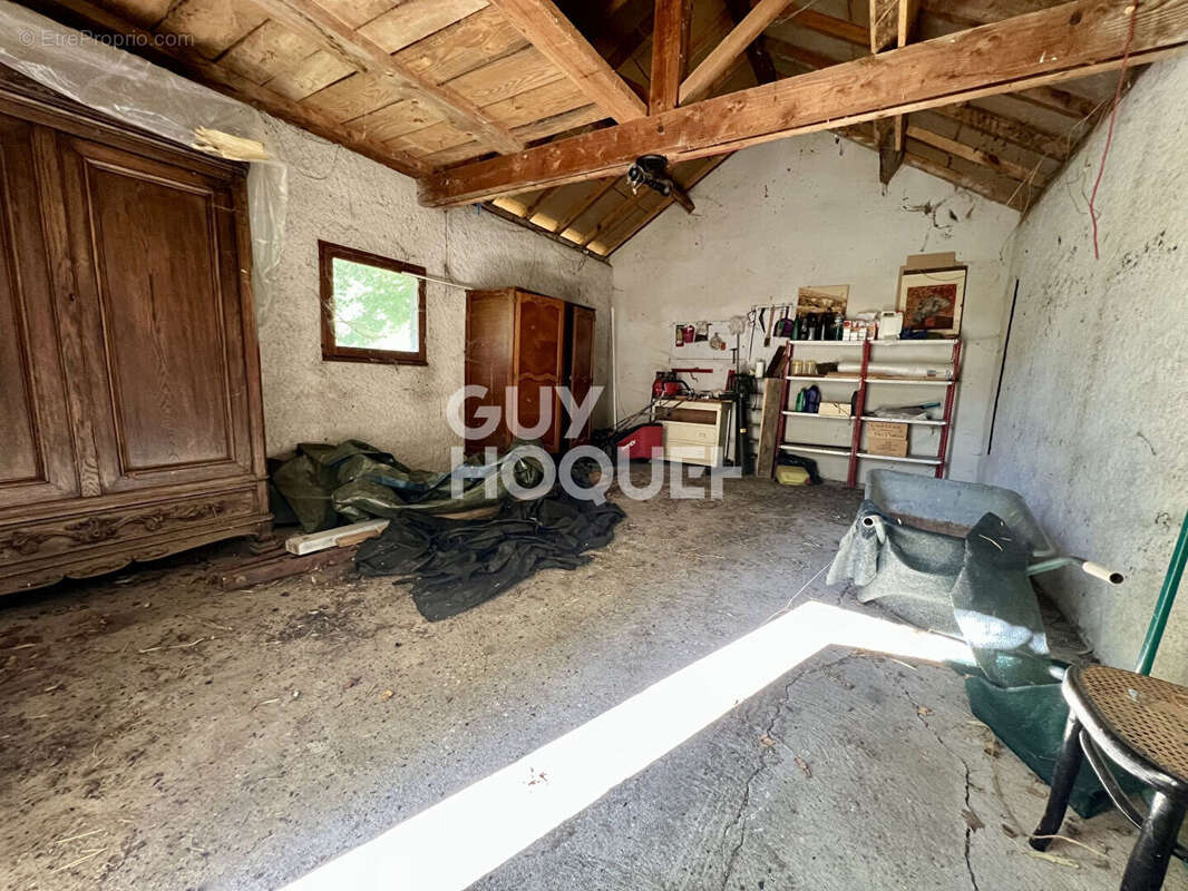 Maison à ESPINASSE-VOZELLE