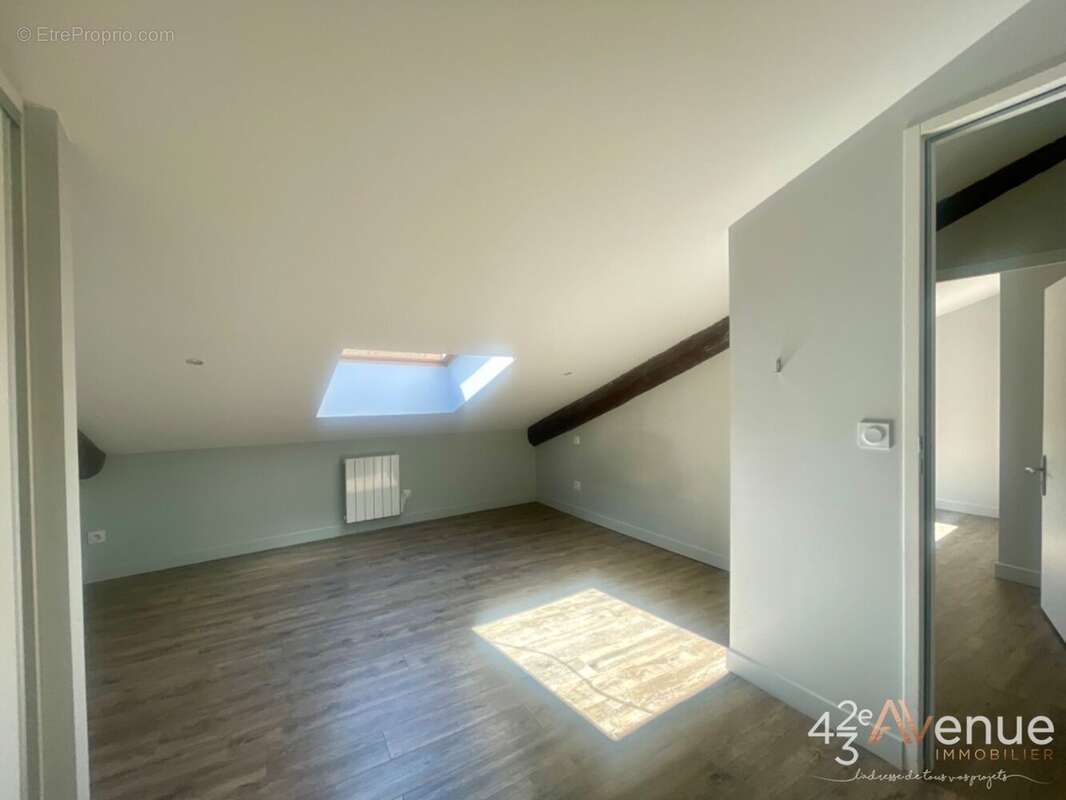 Appartement à SAINT-ETIENNE