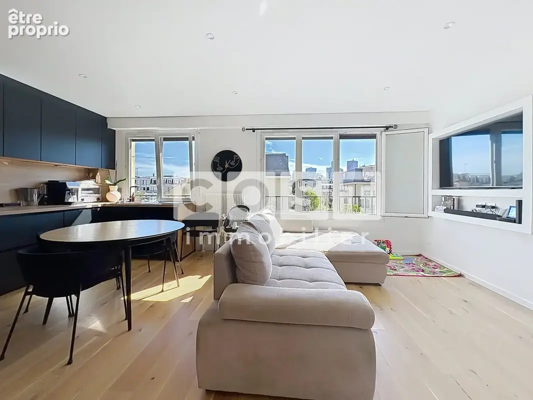 Appartement à LA GARENNE-COLOMBES