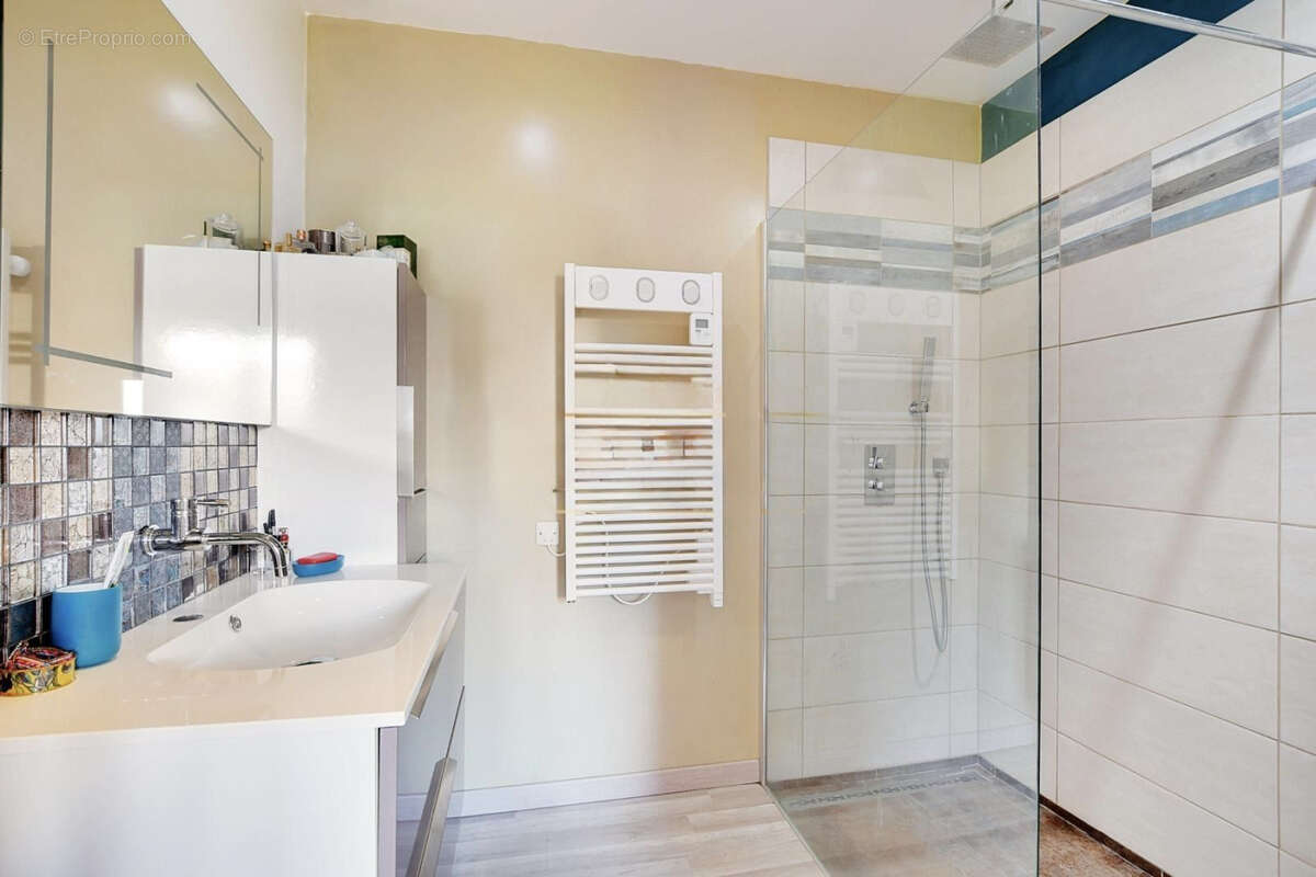 Maison à VIGNEUX-SUR-SEINE