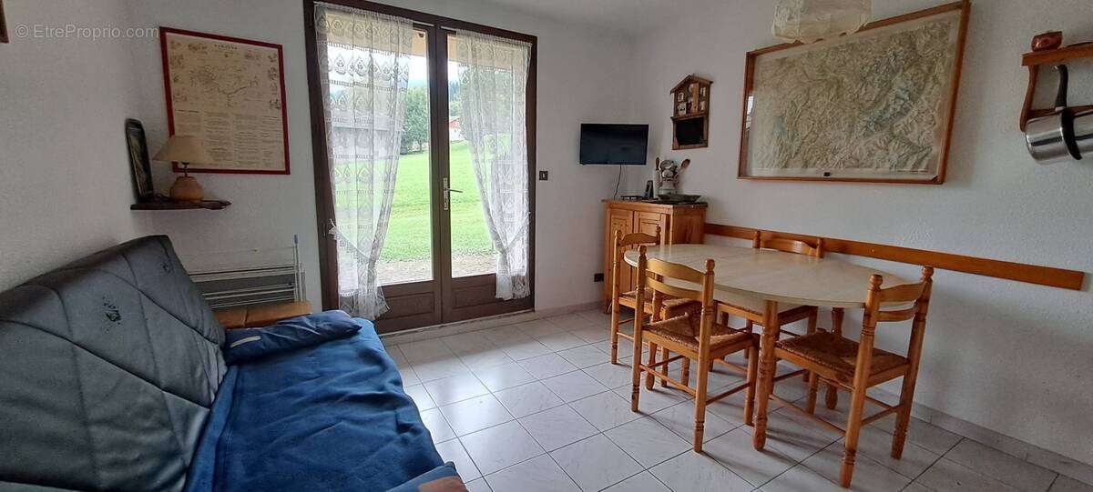 Appartement à MORILLON