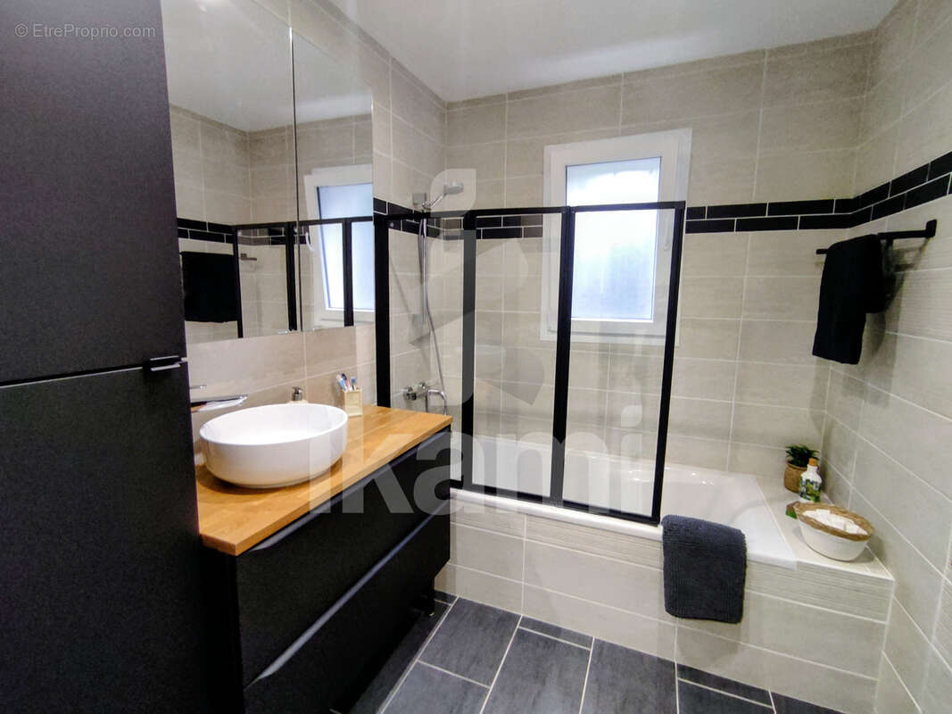 Maison à SAINT-MARCEL-LES-VALENCE