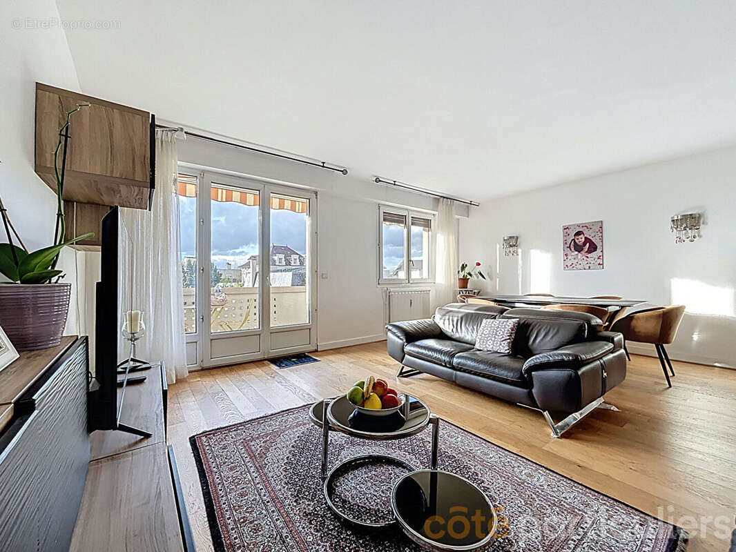 Appartement à SAINT-MAUR-DES-FOSSES
