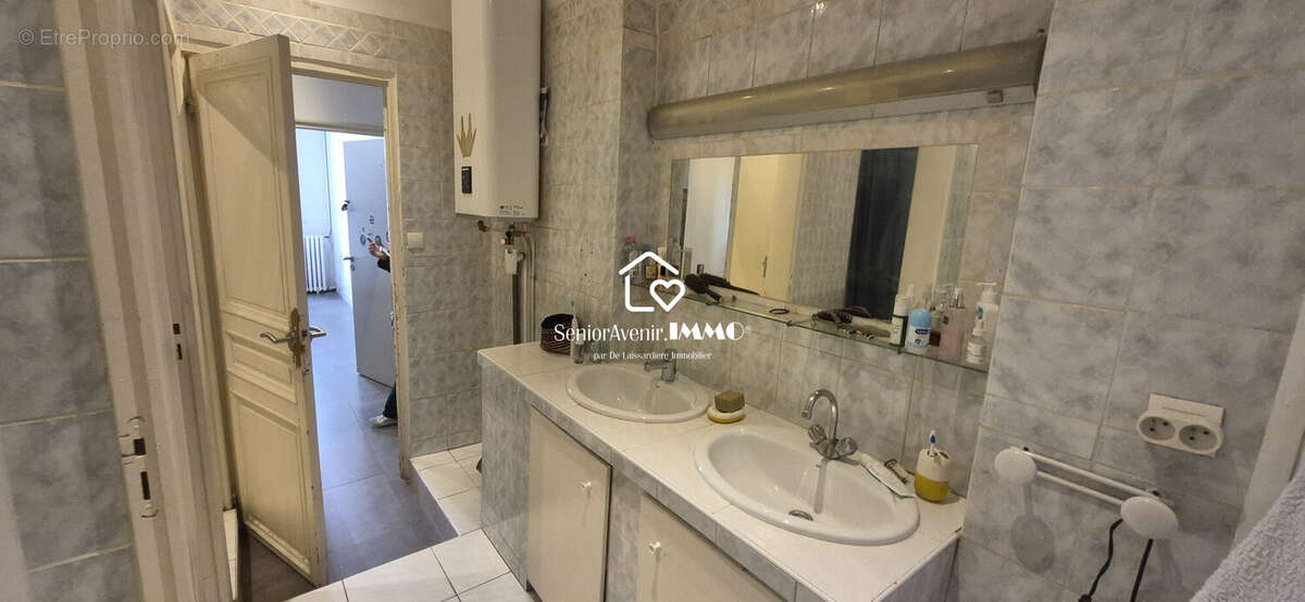 Appartement 235 m² à Marseille-1e  - photo 7